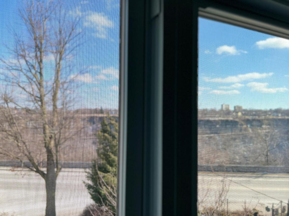 Bedham Hall 3* Niagara Falls